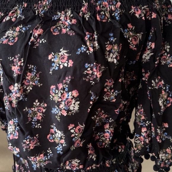 Off the shoulder floral print pom pom romper - Picture 6 of 10